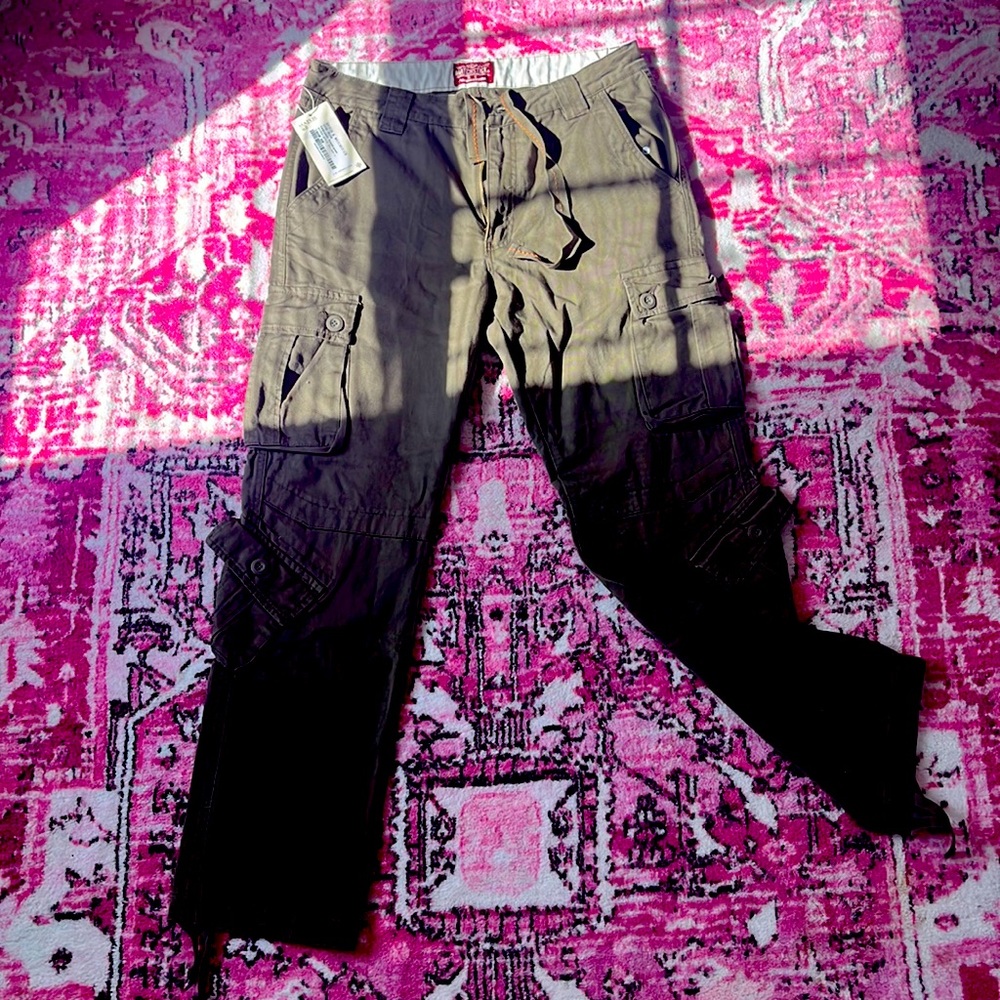 Viral amazon cargo pants, adjustable in the waist, never worn!!